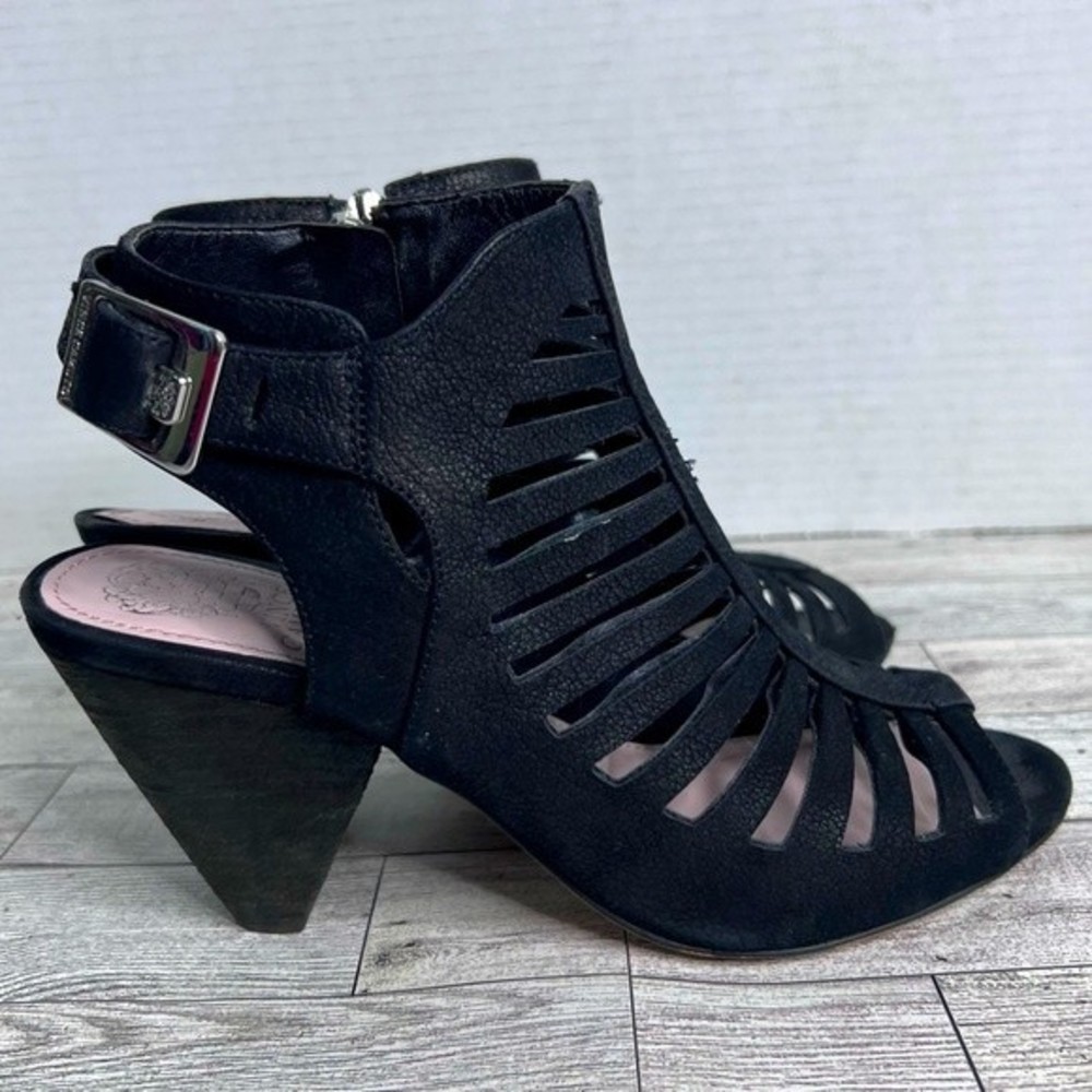 Vince Camuto Women’s Black heels size 6.5